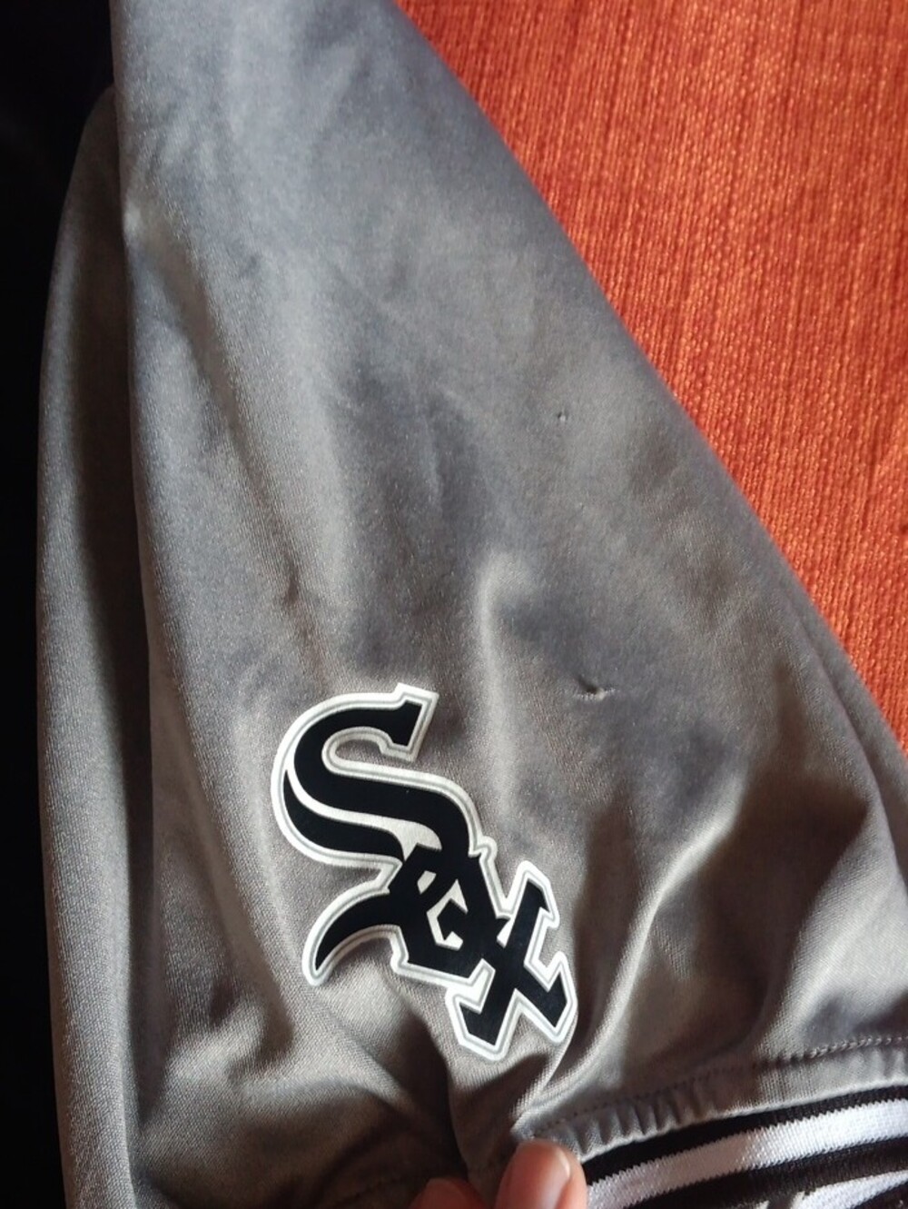 Fanatics Chicago White Sox Black and Gray V-Neck Shirt - Picture 4 of 4